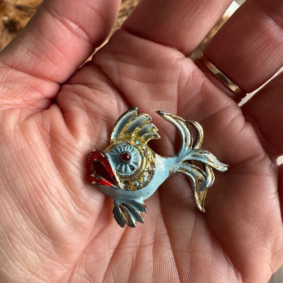 Vintage Enamel Fish Brooch - Picture 5 of 10
